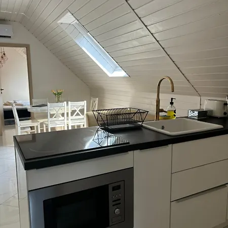 Dorothy 2 Apartment *