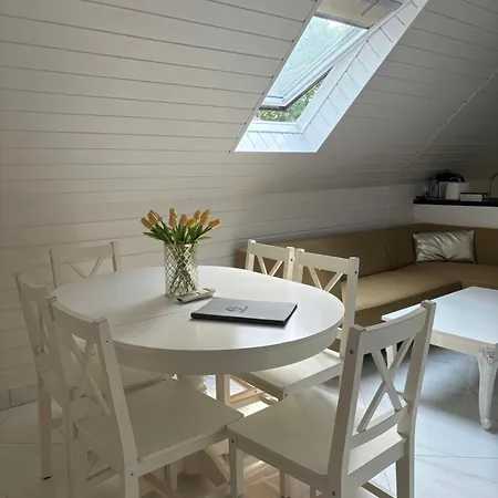 Dorothy 2 Apartment *